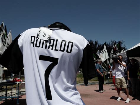 Romano reveals how psg snatched former juve sensation. Cristiano Ronaldo Juventus transfer: What squad number ...