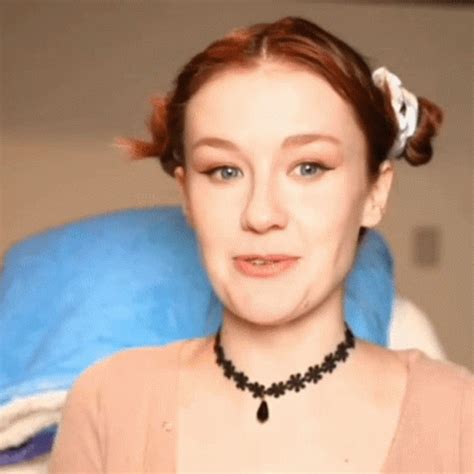 Emily Bloom Gif Emily Bloom Air Discover Share Gifs