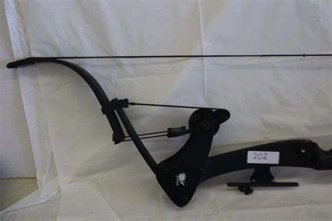 Oneida Screaming Eagle Recurve Compound Bow Matthews Auctioneers