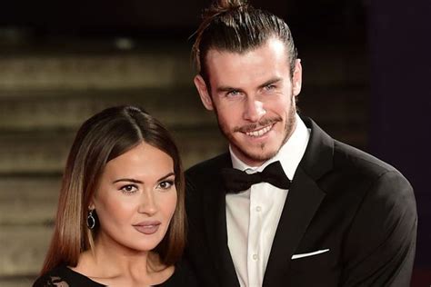 Footballer for tottenham hotspur and wales. Real Madrid superstar Gareth Bale announces engagement to girlfriend Emma Rhys-Jones - Mirror Online