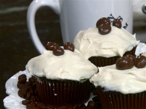 I met paula deen many years back when i was. Chocolate Cupcakes with Coffee Cream Filling : Paula Deen ...
