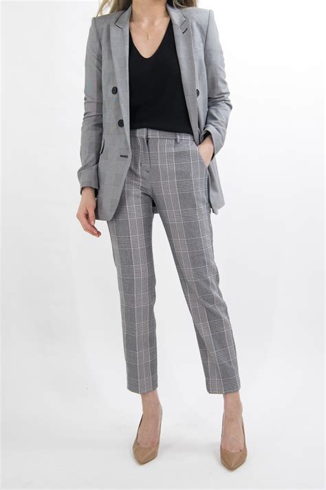 1 Month Of Business Casual Work Outfit Ideas For Women