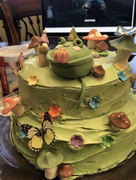 venus ⚢ mass 05 26 on twitter in 2021 frog cakes cute birthday cakes pretty birthday cakes