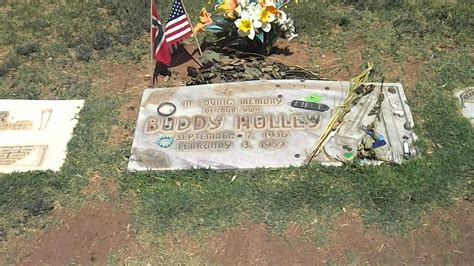 Buddy Hollys Grave Site A Pioneer And Legends F Youtube