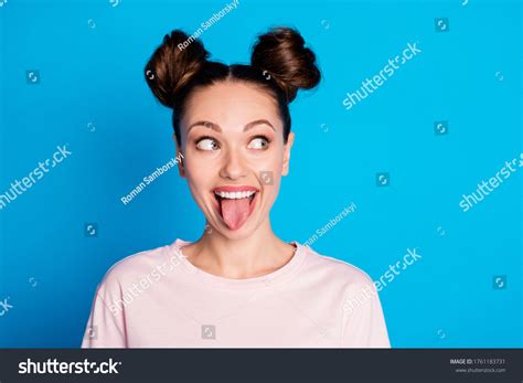 women tongue afbeeldingen stockfoto‘s en vectoren shutterstock