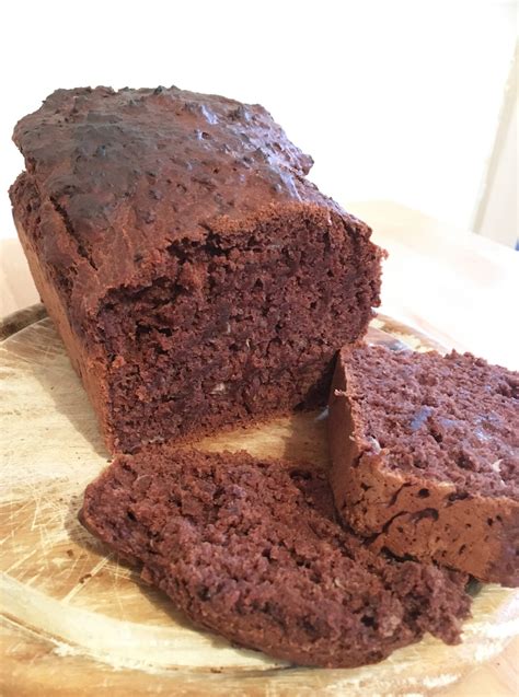 Auch mit anderen nüssen ist der kuchen ein genuss! Bananen Kuchen ohne Zucker - mit Schoko & vegan - Bleib ...