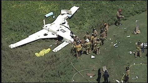 One Killed Four Injured When Plane Crashes On Sd Golf Course
