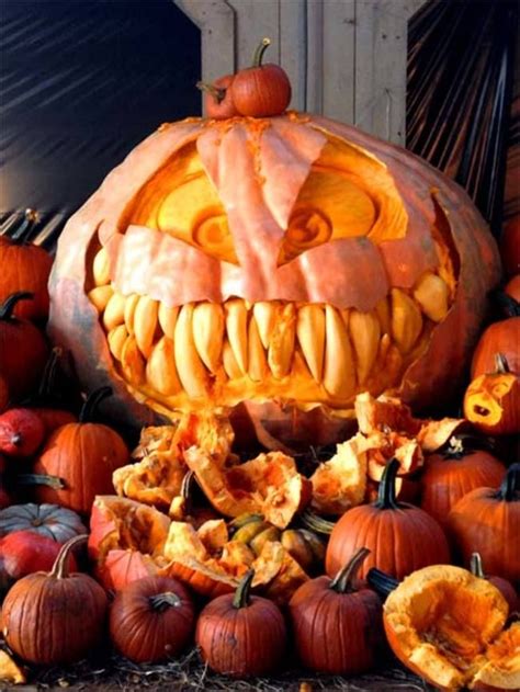 Distractify 40 Detailed Pumpkin Carvings That Make Normal Ones Seem
