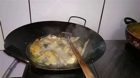 Ikan ekor kuning menurut saya, dagingnya paling lezat dari semua jenis ikan lainnya. Ayam Kalasan dan ikan kakap kuah kuning - YouTube