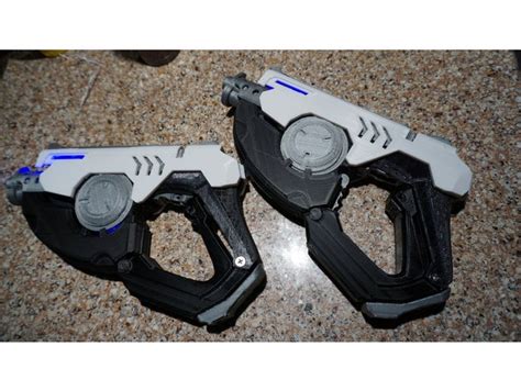 Overwatch Tracers Pulse Pistols Trove Costumes