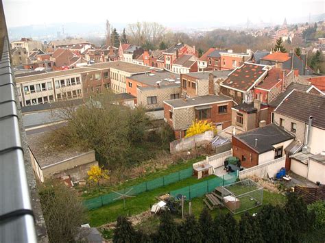 Seraing je dnes stále průmyslovým městem, stejně jako před sto lety přímo naproti liège. Belgique - Commune de Seraing