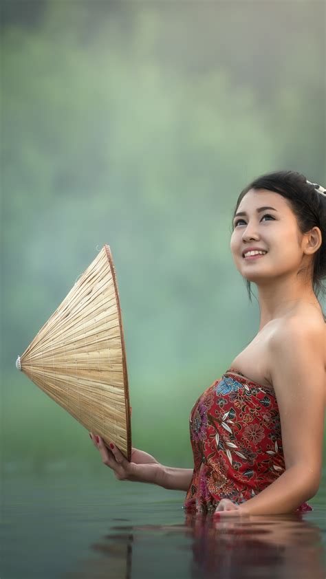 Asian Girl Wallpaper 4k Teen Lake Pond Bath Time Portrait Smiling
