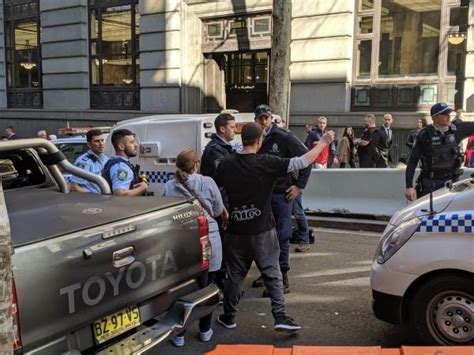 Watch Knife Wielding Man Goes On Stabbing Spree In Sydney Finally