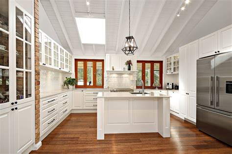 White kitchen cabinet doors and drawers can be affixed in 3 ways. 2020 Vermont Bespoke Modern White Shaker Door Home ...