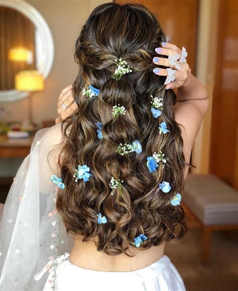 Why Flowers In Open Hair Are The Best Way To Add A Touch Of Glam In Your Mehendi Hairstyle