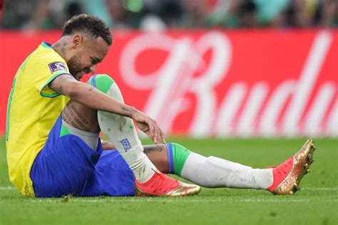 Les Nouvelles Images De La Cheville De Neymar Ce N Est Pas Rassurant