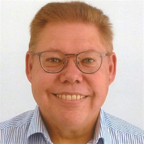 You have probably come across the need to find a swift code (or bic code) because you were asked for it through web banking while trying to wire money to a different bank than yours. Rüdiger Wiesner - Gruppenleiter Beleghafter ...