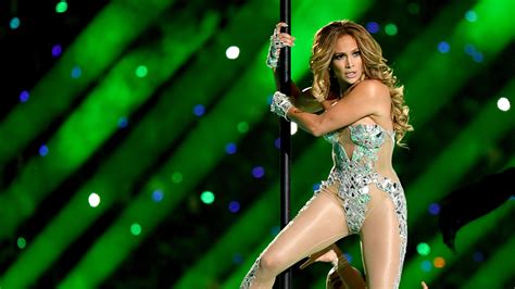 Jennifer Lopez Wanted Super Bowl Halftime Show To Convey Women Are On Top Of The World