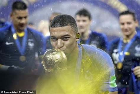 Column At World Cup Final Mbappe Just 19 Joins Pele Daily Mail Online
