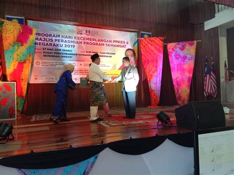 Jabatan kebajikan masyarakat (jkm) merupakan salah satu jabatan / agensi yang bertanggungjawab menyediakan bantuan kewangan buat kumpulan sasar yang di dalam kesusahan. Sebuah Catatan Dari Alam dan Pengalaman: Program Hari ...