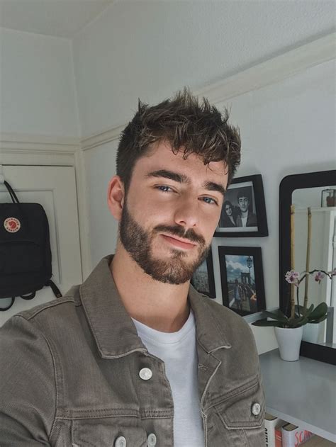 Waves and curls in men have a high time in 2021! Pin on Hair