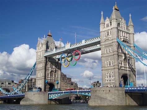 Tower bridge in london is one of the most iconic bridges in the world. Podheim: Tower Bridge, London 2012