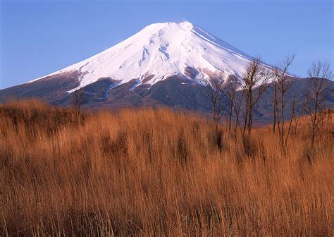 Mount Damavand The Highest Volcano In All Asia Its A Beautiful