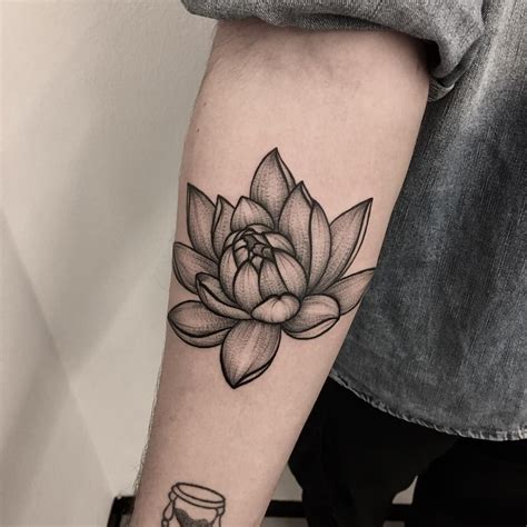 Graphic Lotus Tattoo On Forearm Justtattoos Tatuajes Antebrazo