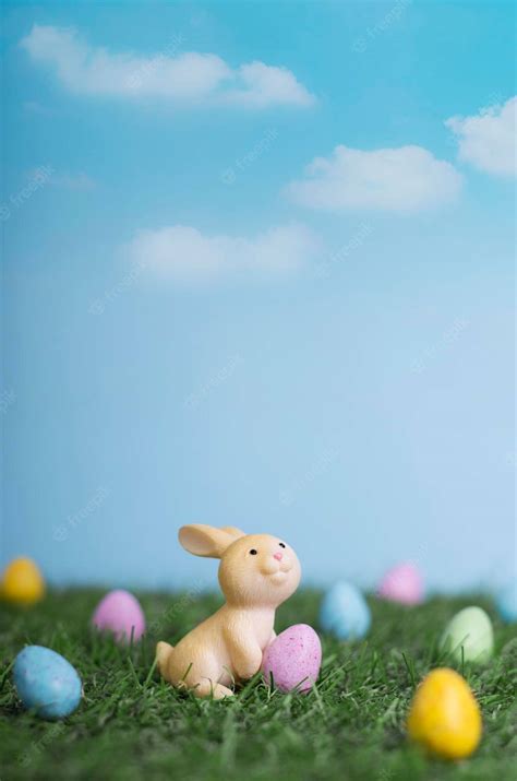 Download Easter Bunny With An Easter Egg Iphone Photo Wallpaper