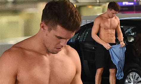Geordie Shores Gaz Beadle Returns To London After Being Jailed In New Zealand Daily Mail Online