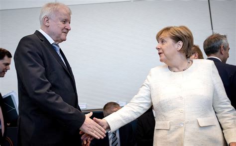 Horst Seehofer Und Angela Merkel Einigen Sich Im Asylstreit Die