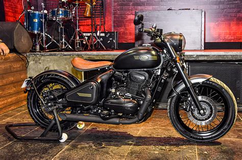 Mono shock suspension is installed in the bike with 7 step adjustability. Jawa Perak launched, bookings open in January 2020 ...