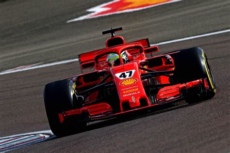 Schumacher I Giovinazzi Rezervni Ferrarijevi Voza I Za
