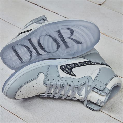 How To Buy Air Dior Jordan 1 Shoes