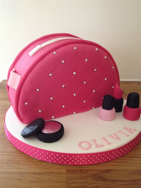 These cakes are simple in design yet terrific in flavor. Make up bag cake | Designing Excellence | Pinterest | Cake ...