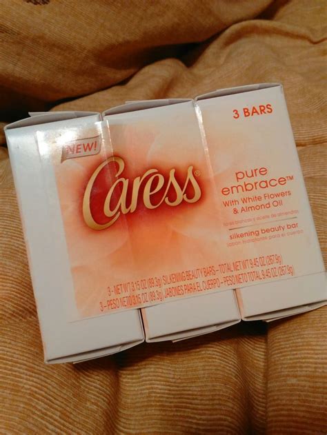 Caress Soap Pure Embrace With White Flowers And Almond Oil Silkening