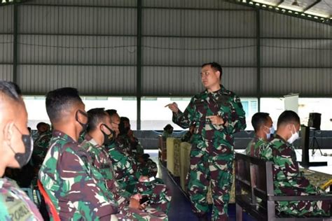 Prajurit Dan Persit Brigif Para Raider Kostrad Kompi Kavaleri Kostrad Terima Penyuluhan