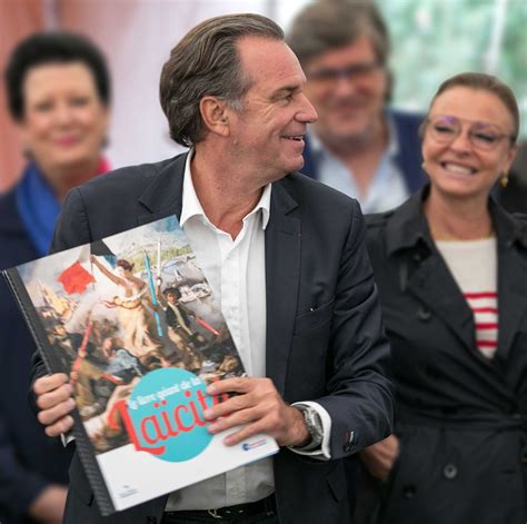 Renaud muselier (lr) voit son parti lui retirer son soutien après l'annonce d'un accord avec lrem. Renaud MUSELIER - Le Livre Géant de la Laïcité