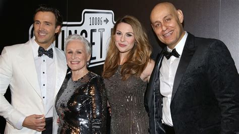 Glenn close is coming for her oscar again with an adaptation of sunset boulevard. Glenn Close at Sunset Boulevard's Opening Night | Vogue