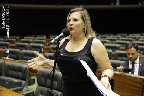 Joice hasselmann joice cristina hasselmann gif. Deputada Joice Hasselmann é indicada líder do Governo ...