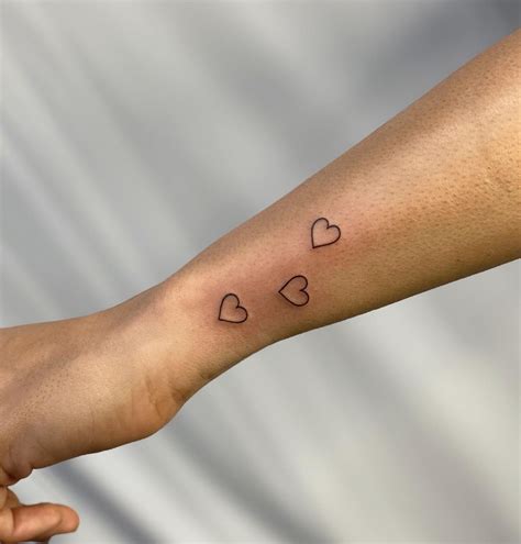 3 Hearts ♡♡♡ In 2020 Stylist Tattoos Red Ink Tattoos Tattoos