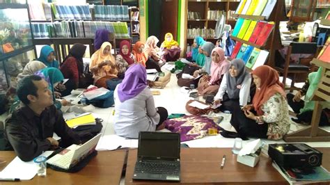 Professional learning communities made easy 1. PENGERTIAN DAN BENTUK PROFESSIONAL LEARNING COMMUNITY (PLC ...