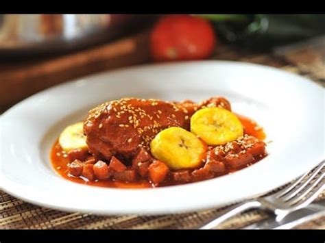 El pollo en adobo es una de las recetas caseras más tradicionales de la cocina mexicana. Pollo en Manchamanteles - Recetas de cocina mexicana ...