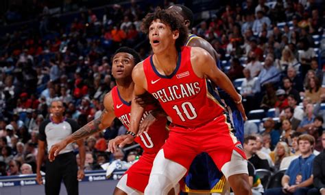 Jaxson Hayes Makes Nba Debut Records First Block On Stephen Curry