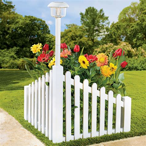 20+30+ Decorative Corner Fence Ideas – HOMYRACKS