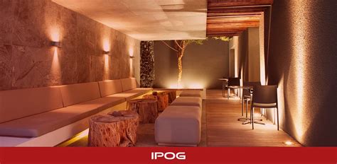 Caroline abram's collections are intended for all the women who want to feel beautiful, sensual, or just themselves. Lighting Designer é oportunidade na área de ArquiteturaIPOG