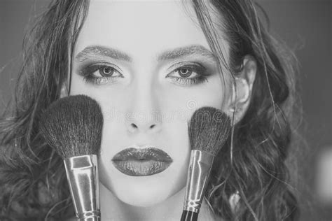 Beauty Woman With Makeup Brushes Visage Beauty Model Apply Powder On Face Stock Photo Image