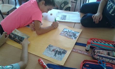 InglÉs Ricardo CodornÍu Children In 4º Working On Their Projects About