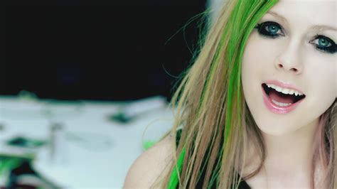 Smile Mv Avril Lavigne Image 22206249 Fanpop