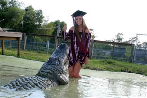 Student Takes Graduation Photos With 14 Foot Alligator